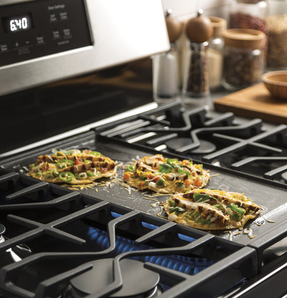 GE 30" Freestanding Stainless Steel Steam Clean Gas Range 5 Burners Separate Broiler Compartment 5.0 cu.ft. JGBS66REKSS